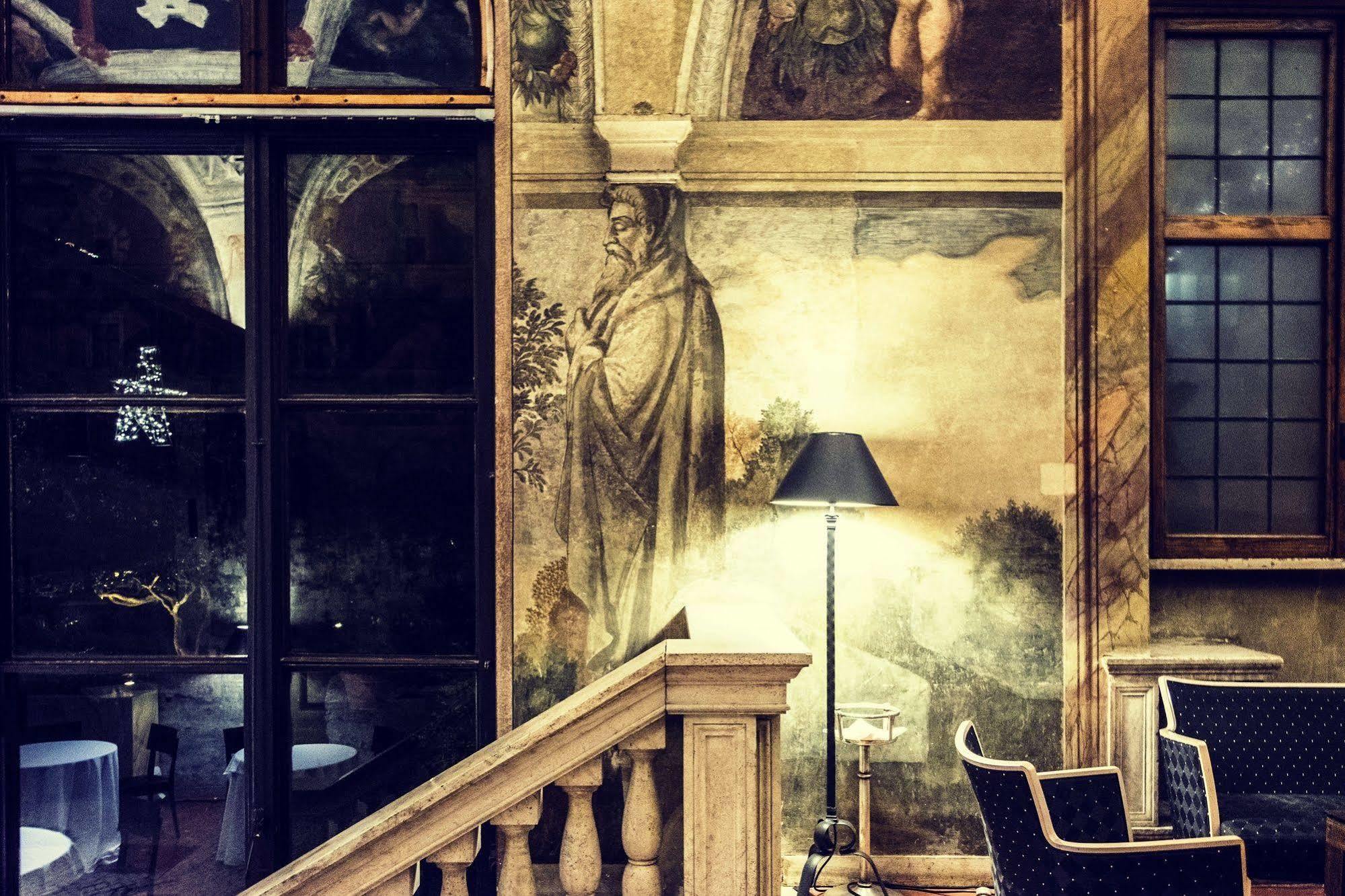 Columbus 4*