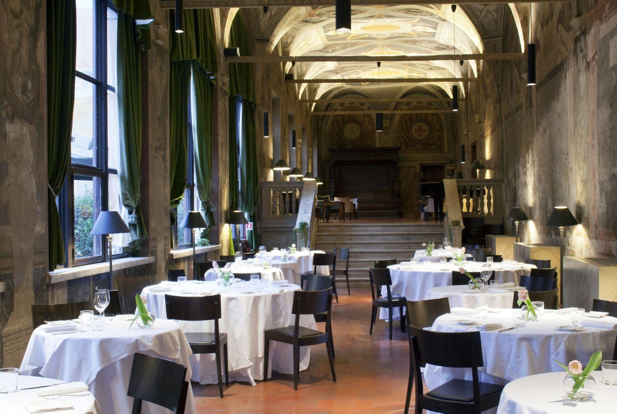 Columbus 4*