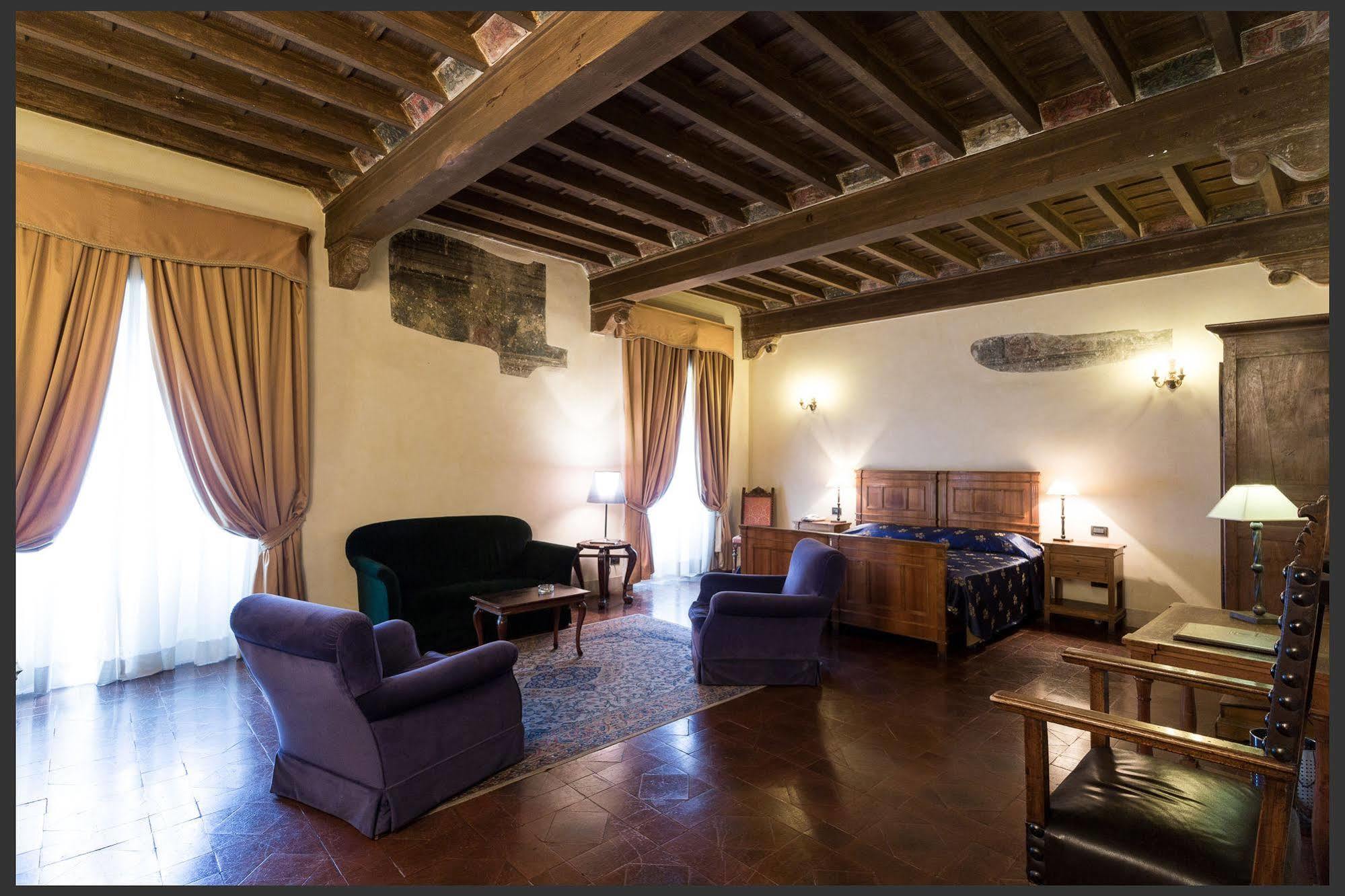 Columbus Hotel 4*