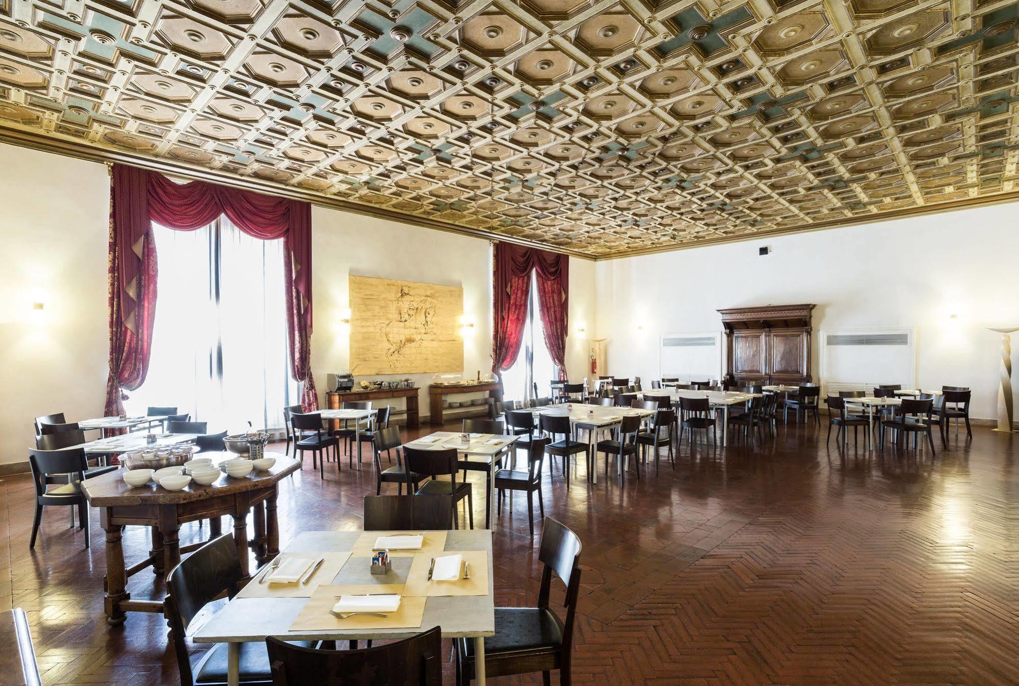Columbus Hotel 4*