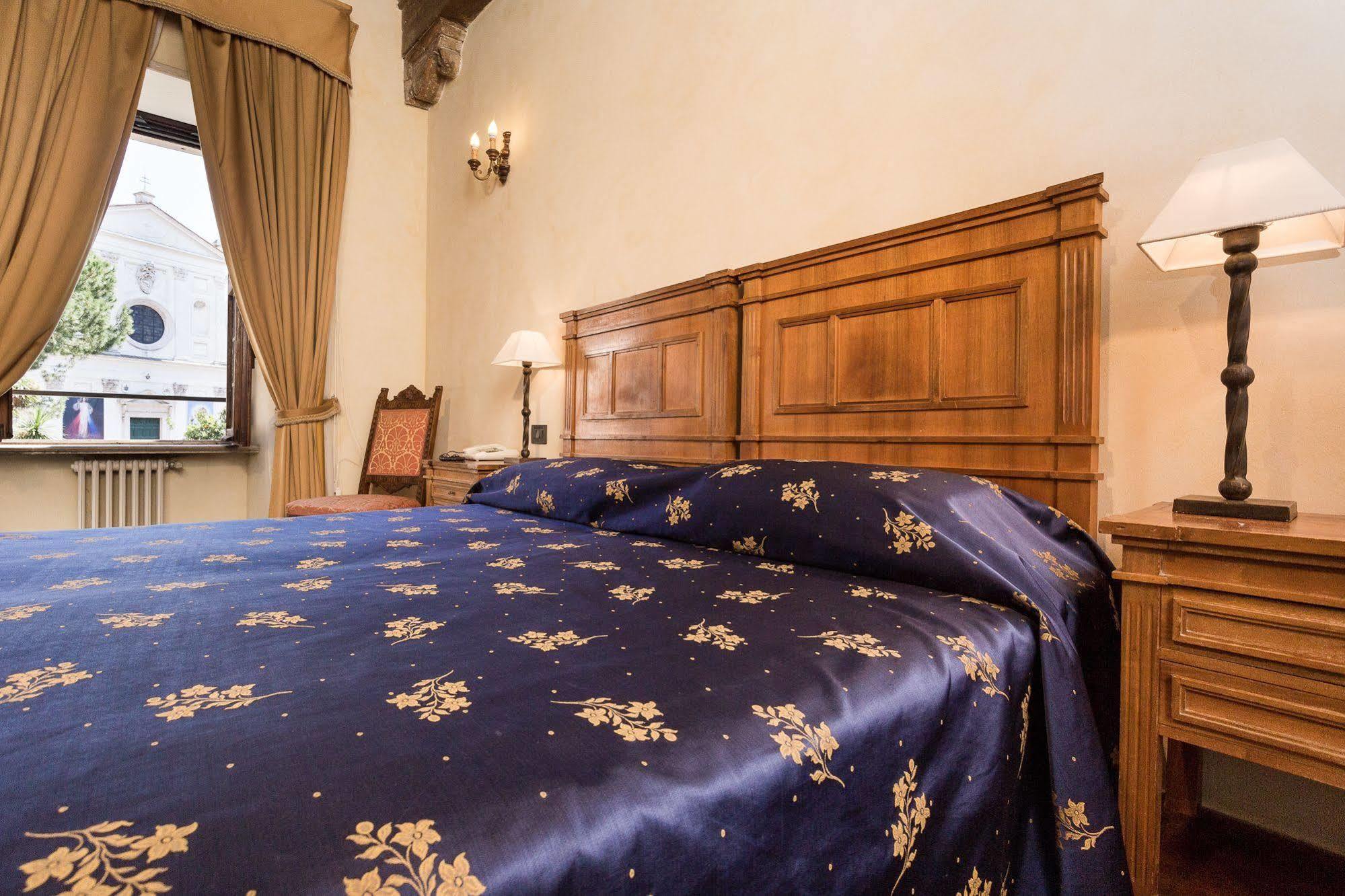 Columbus Hotel 4*